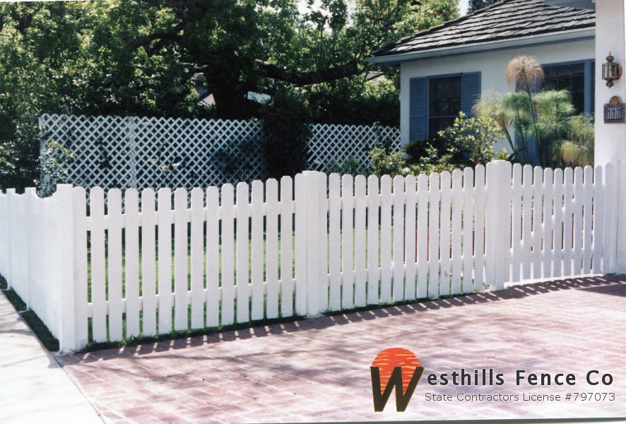 Dog-ear picket fence