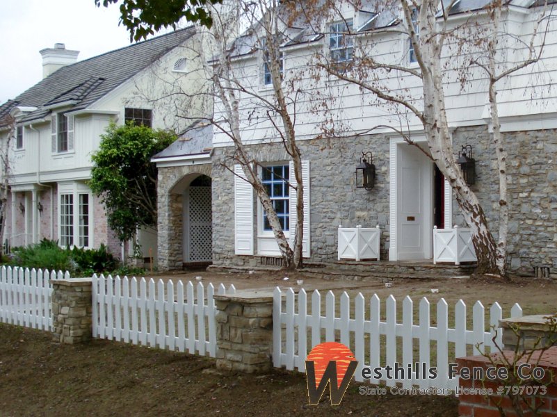 Pointed picket fence (6)
