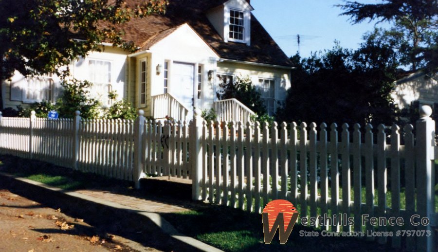 Round top picket fence