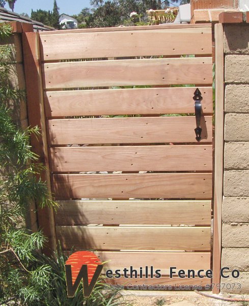Horizontal S1S redwood gate
