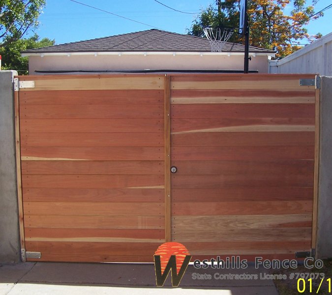 Horizontal tongue and gorove double gates