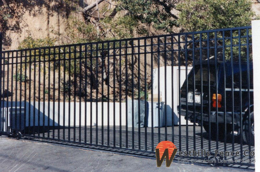 Iron sliding gate