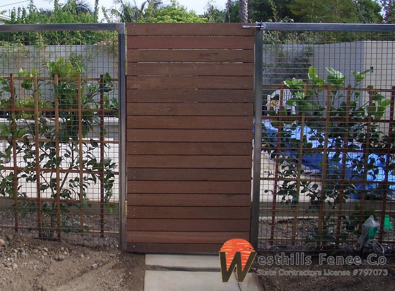 Ivy horizontal gate